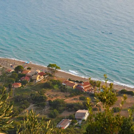 Beachfront Yannis On Agios Gordios *