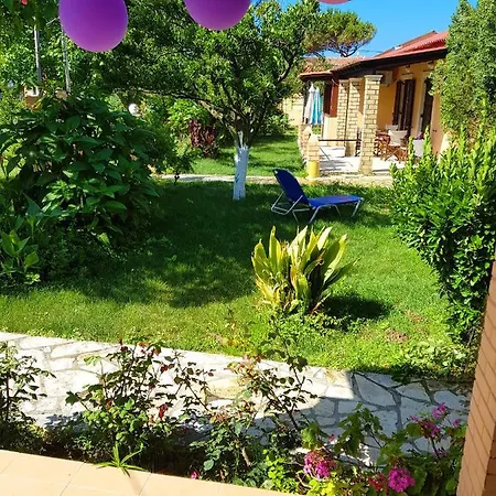 Beachfront Yannis On Agios Gordios Holiday home *