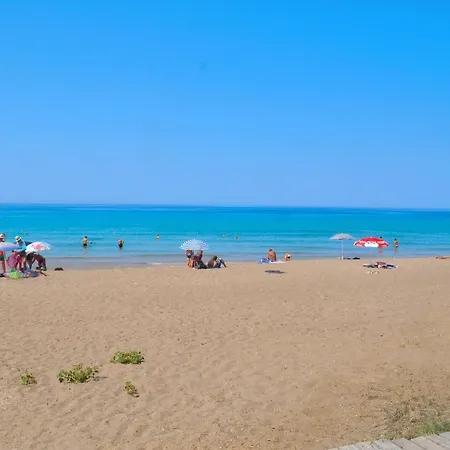 Beachfront Yannis On Agios Gordios Сasa de vacaciones