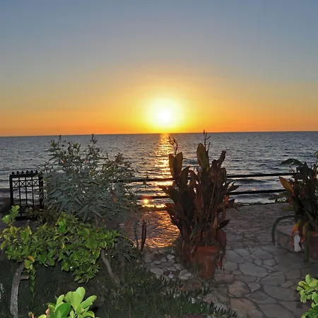 Beachfront Yannis On Agios Gordios