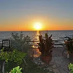 Beachfront Yannis On Agios Gordios * Agios Gordios (Corfu)