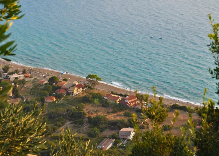 Beachfront Yannis On Agios Gordios *