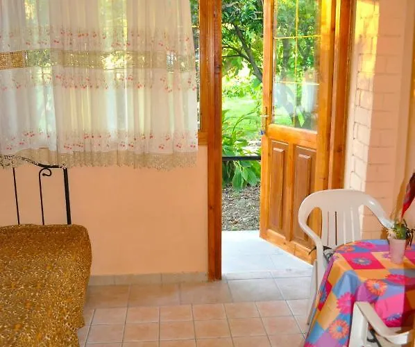 Beachfront Yannis On Agios Gordios Casa vacanze