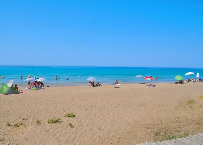 Beachfront Yannis On Agios Gordios Prázdninový dům